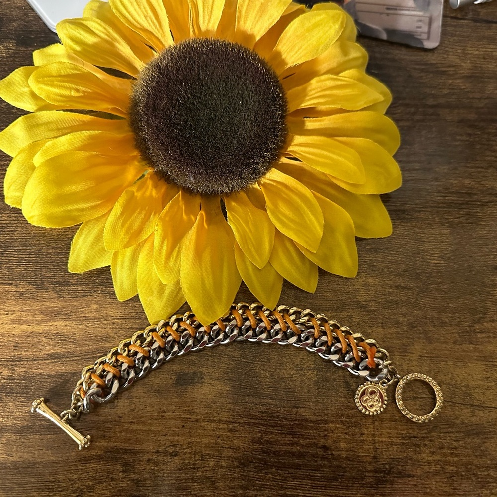 Jessica Simpson Gold tone bracelet